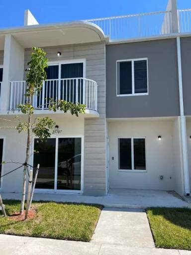 Main picture of 25707 SW 144th Ave