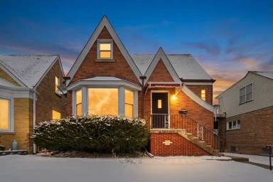 Main picture of 6640 W Foster Ave