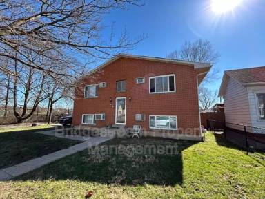 Main picture of 222 Sherman St