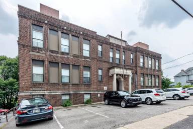 Main picture of 233 Ridgewood Ave