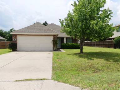 Main picture of 205 Sunset Ln