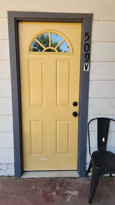 Main picture of 505 N Valencia Blvd