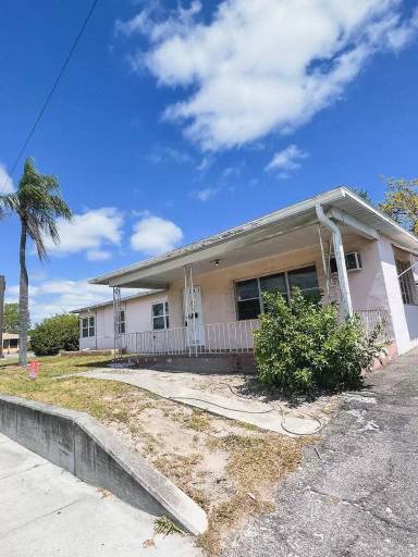 Main picture of 5742 9th Ave N