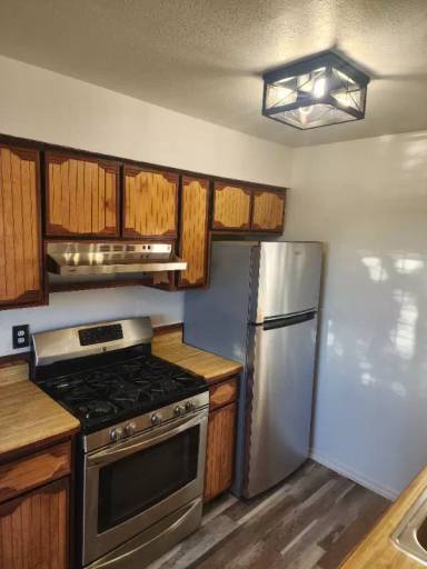 Main picture of 800 Chelwood Park Blvd NE