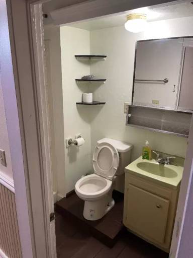 Main picture of 315 Spring St