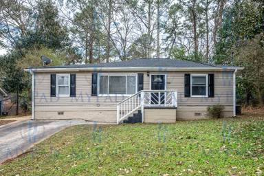 Main picture of 2200 Gordon Cir SE