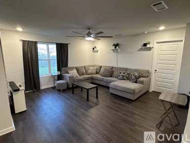 Main picture of 4611 Reveille Way