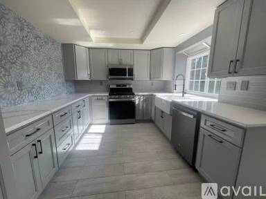 Main picture of 2254 Lake Crest Ct