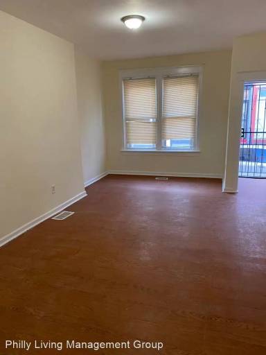 Main picture of 2457 N Patton St
