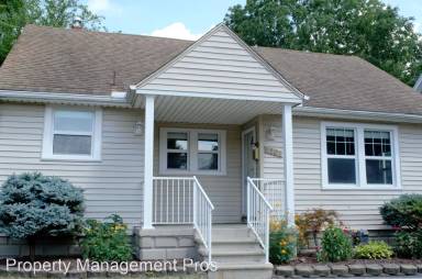 Main picture of 1107 Wyandotte Ave