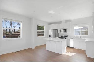 Main picture of 690 N Grand St