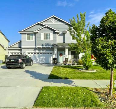 Main picture of 764 E Ionia Dr