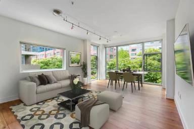 Main picture of 235 Berry St