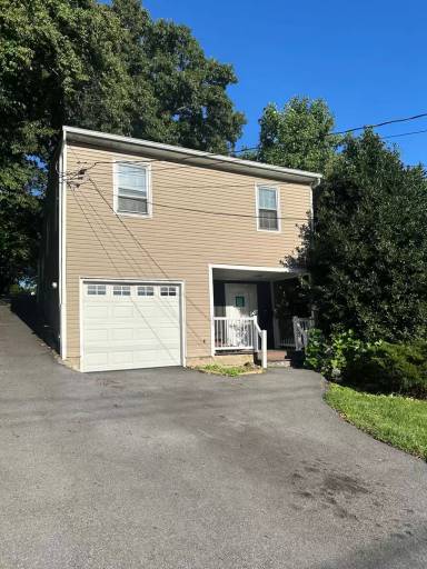 Main picture of 24 Linda Ln