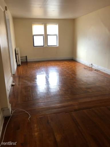 Main picture of 300 Gramatan Ave