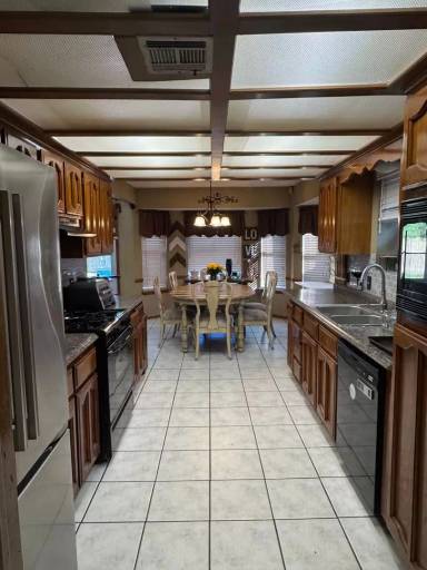 Main picture of 11021 E 68th St