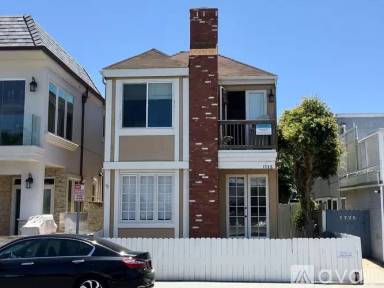 Main picture of 1723 W Balboa Blvd