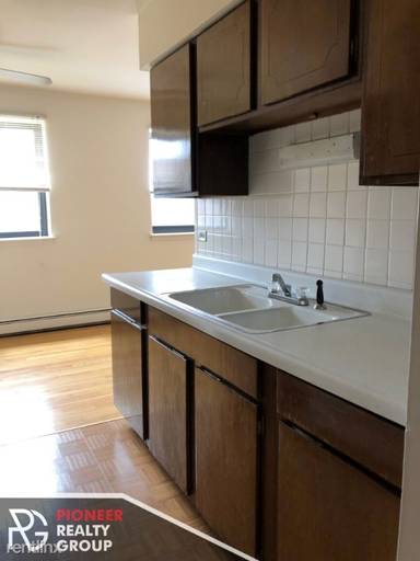 Main picture of 530 W Aldine Ave