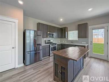 Main picture of 2305 Calvert Dr