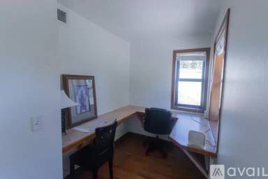 Main picture of 207 3rd St