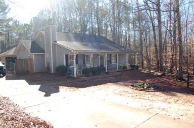Main picture of 375 Cedar Dr