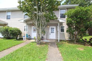 Main picture of 8117 Stonebrook Dr