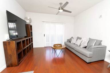 Main picture of Portola on Russell