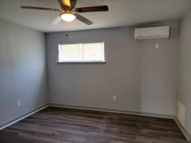 Main picture of 10209 Wiggins St
