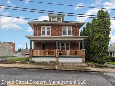 Main picture of 32 N Spruce St