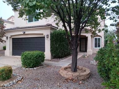 Main picture of 8915 Lochside Ln NE