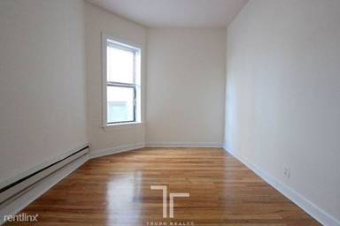 Main picture of 3823 N Fremont St