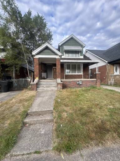 Main picture of 19539 Hickory St