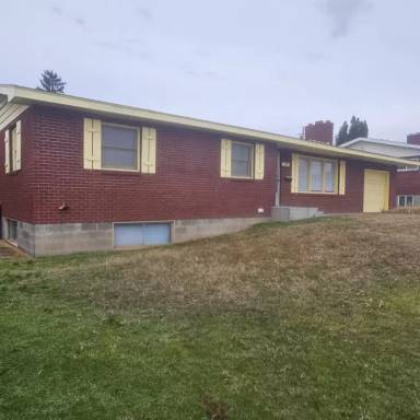 Main picture of 704 Euclid St