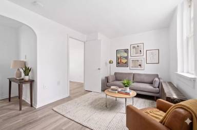 Main picture of 126 W 9th Ave