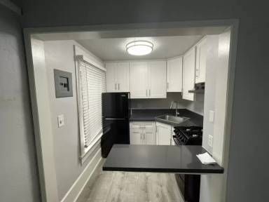 Main picture of 134 W Hawthorn St