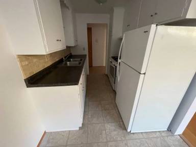 Main picture of 716 W 38th St