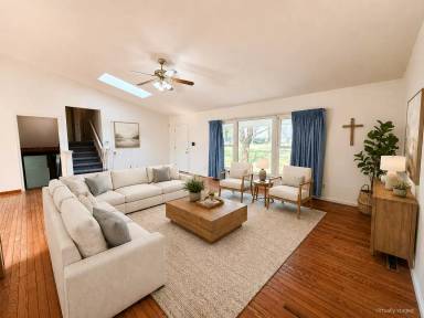 Main picture of 6239 SW Wanamaker Rd