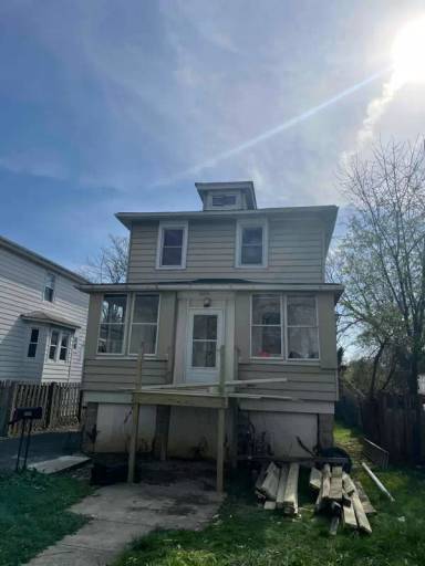 Main picture of 604 Military Ave