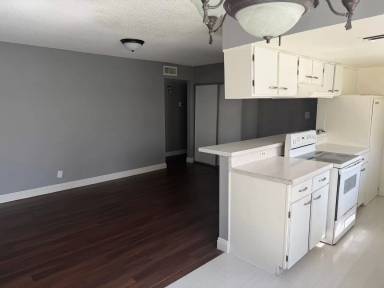 Main picture of 2675 Sherwood St