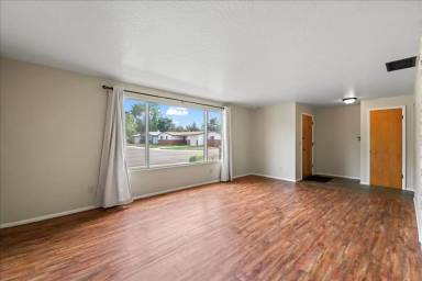Main picture of 1317 N Owens St