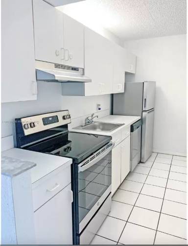 Main picture of Harbour Pointe of Miami Condo