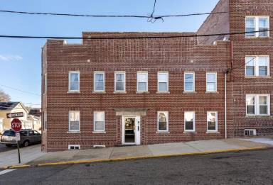 Main picture of 240 Clinton Ter