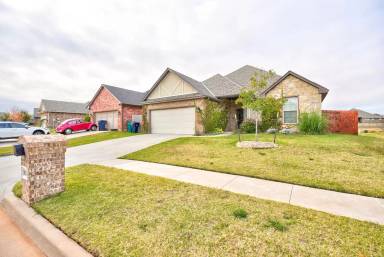 Main picture of 19045 Meadows Crossing Dr