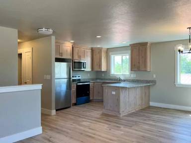 Main picture of 701 E 50 N