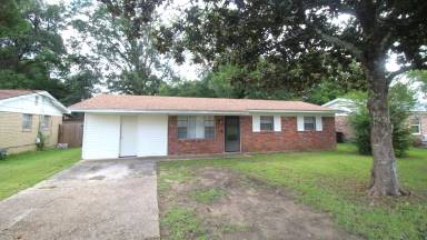 Main picture of 404 Ladybird Ln