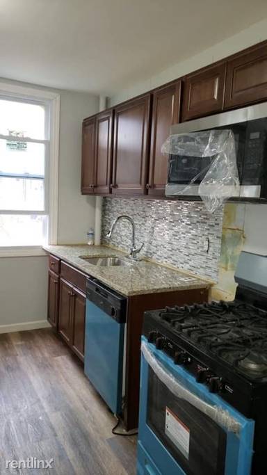 Main picture of 26 Pine St