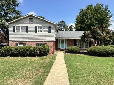 Main picture of 2406 Greenbriar Dr