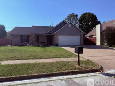 Main picture of 1505 W Montgomery St
