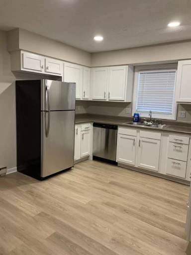 Main picture of 2424 N Bell St