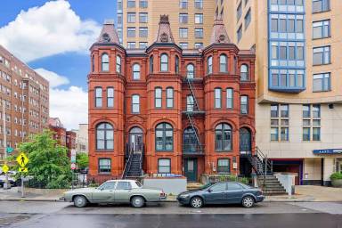 Main picture of 1229 15th St NW